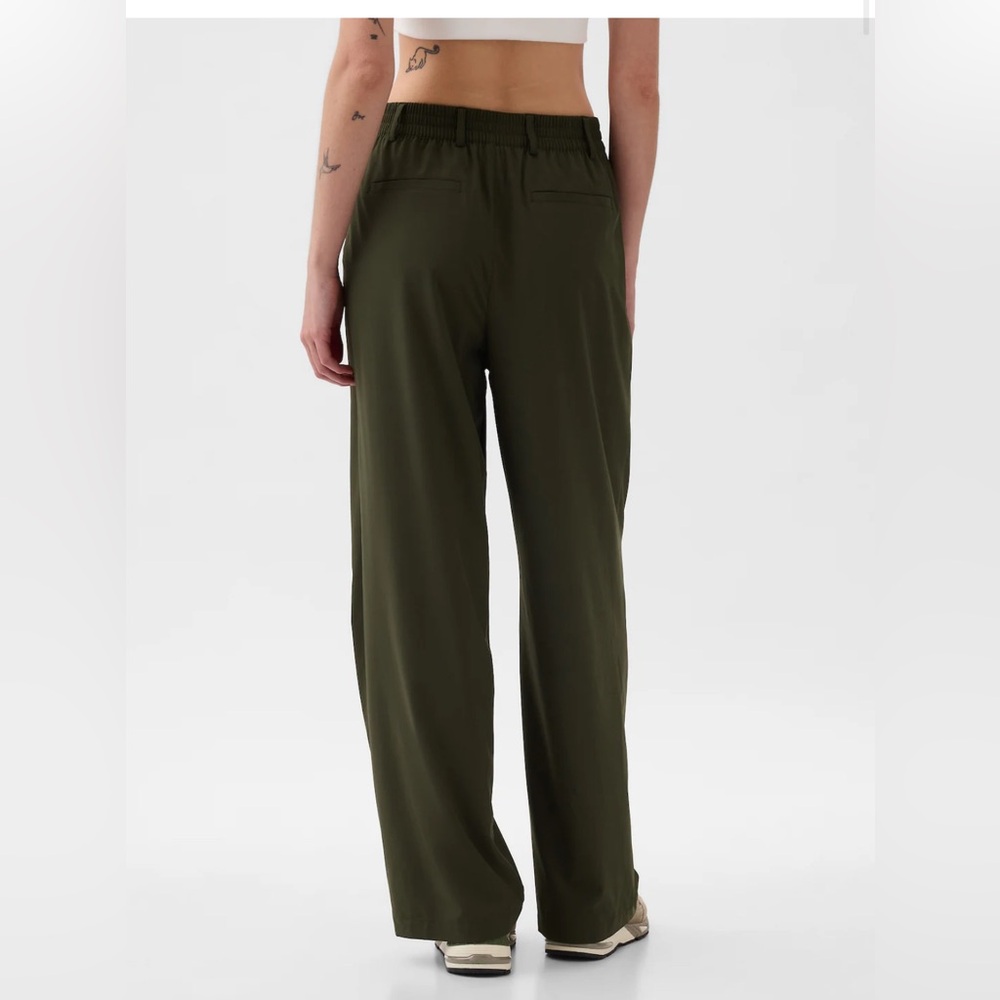 NWT Gapfit Runaround High Rise Full Length Pants Size M